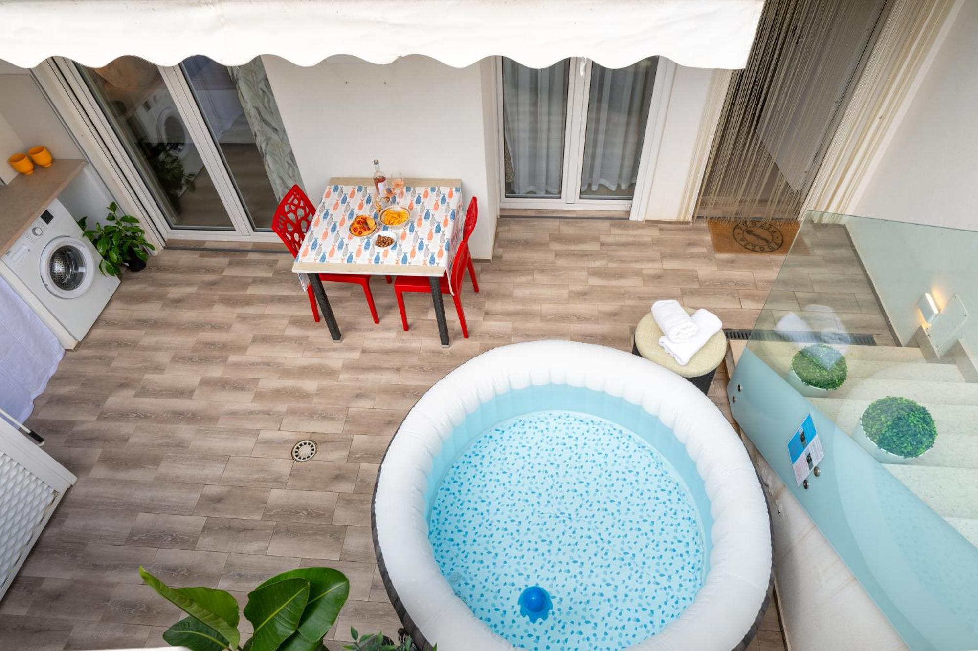 Cozy Marine Apt With Jacuzzi - 250Mt From Sea Polignano a Mare Exteriér fotografie
