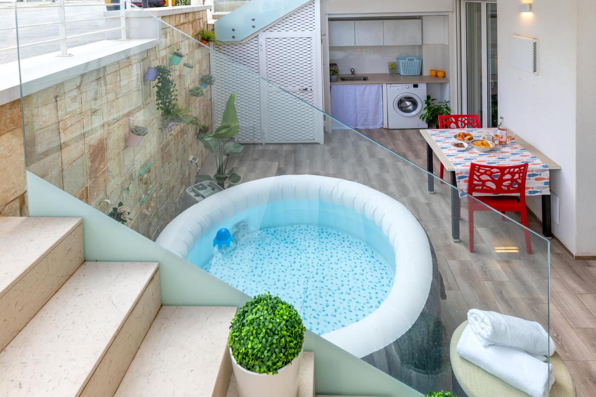 Cozy Marine Apt With Jacuzzi - 250Mt From Sea Polignano a Mare Exteriér fotografie